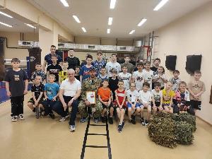 В г. Жигулевске- филиале школы бокса олимпийского резерва «Ринг» тренерами-преподавателями С.Н. Гришиным и Р.В. Задираном была организована встреча с участником СВО Суворовым Олегом Константиновичем.